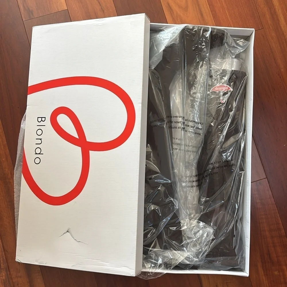 NWT Blondo waterproof boots